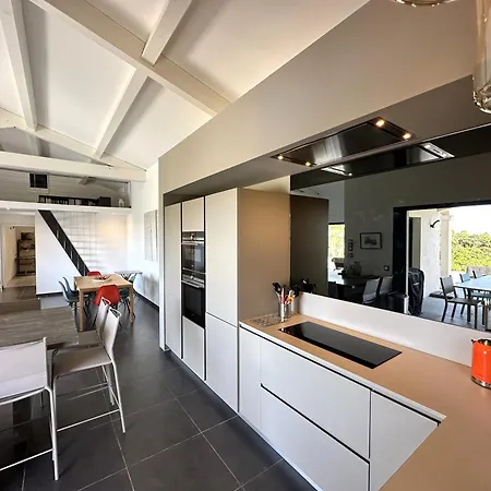 La Vigie, Pour 8 Personnes Avec Piscine Chauffee Et Vue A