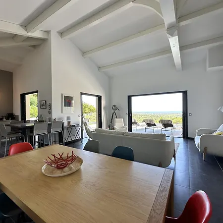 La Vigie, Pour 8 Personnes Avec Piscine Chauffee Et Vue A