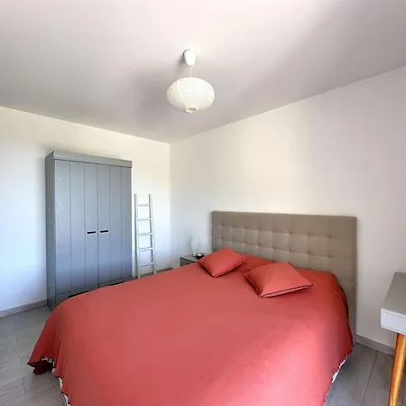 La Vigie, Pour 8 Personnes Avec Piscine Chauffee Et Vue A *