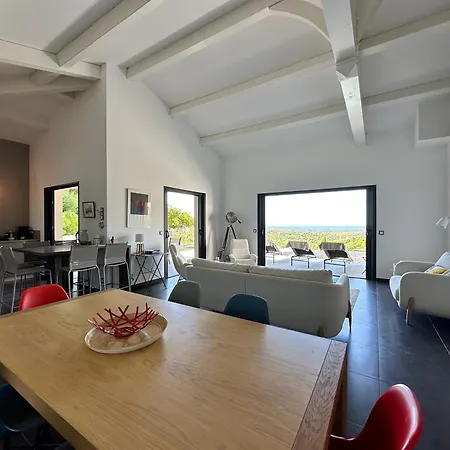 La Vigie, Pour 8 Personnes Avec Piscine Chauffee Et Vue A * La Londe-les-Maures